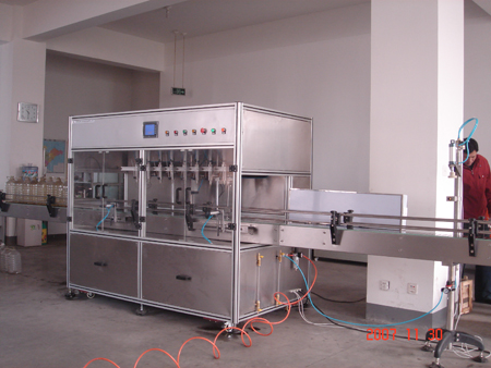 新型小包裝八頭食用油灌裝機(jī)