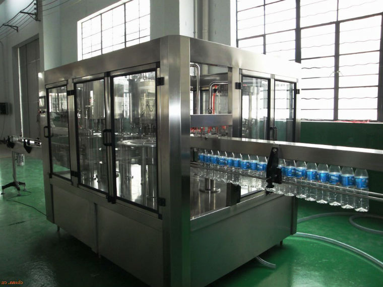 礦泉水灌裝機