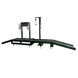 CZDG-A型電子稱重食用油灌裝機在生產(chǎn)中案例